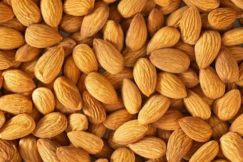 تصویر 4 از بادام درختی منقا درشت سورت‌ شده با مغز سالم